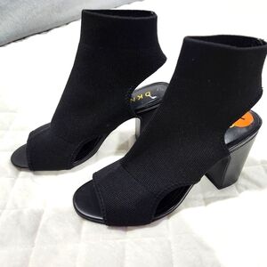 Women’s DKNY Hannah Open Toe Bootie Black Size 7